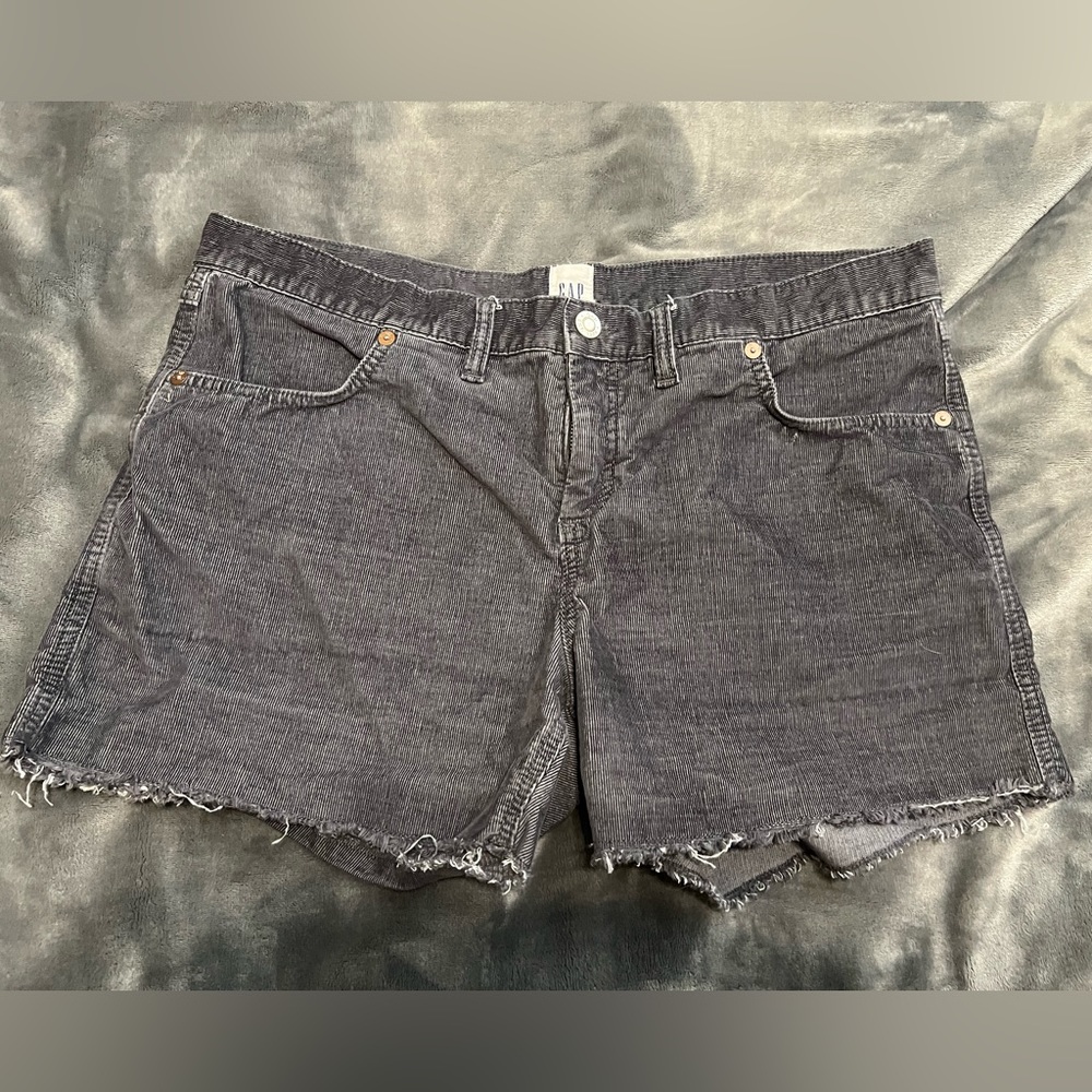 Gap size 14 corduroy shorts, black